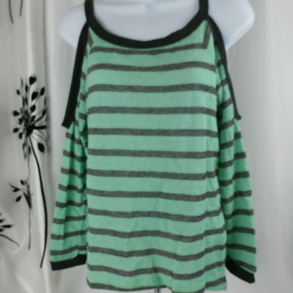 Honey Punch Green Long Sleeve Cold Shoulder NWT S